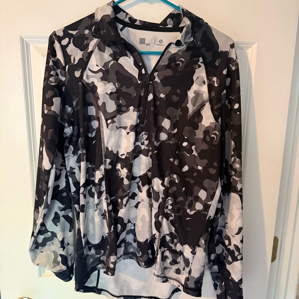 Xersion Monochrome Camo Pullover